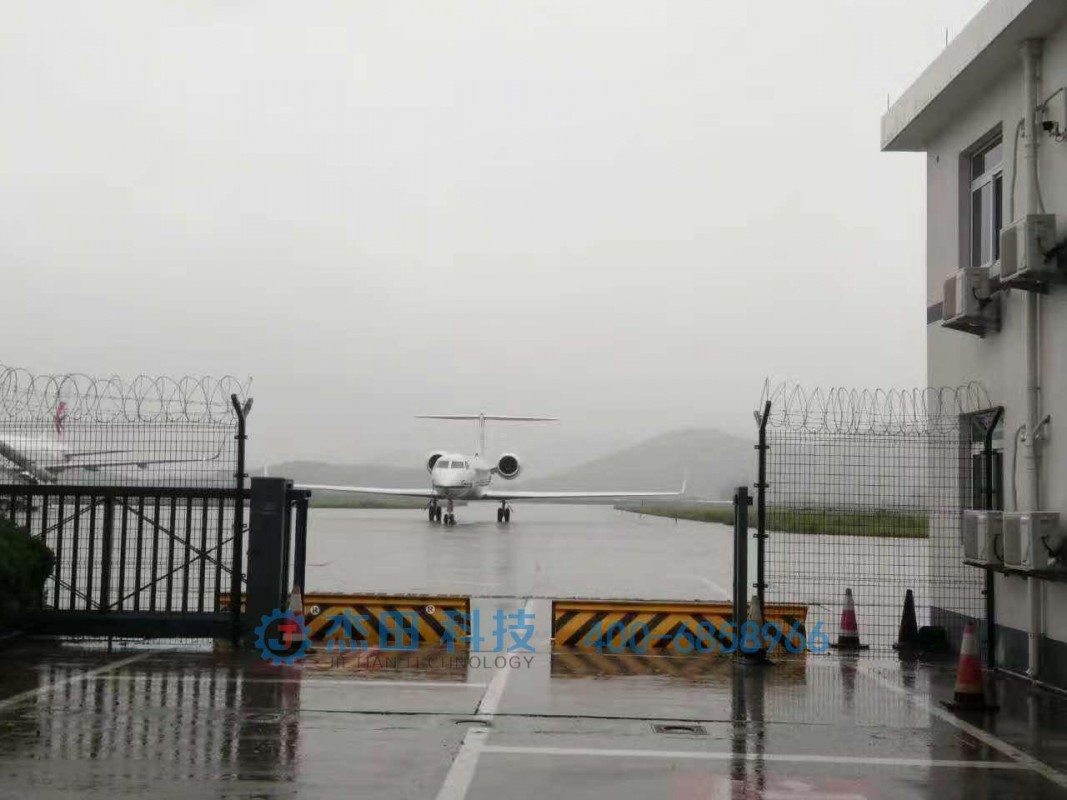 翻板路障機(jī)