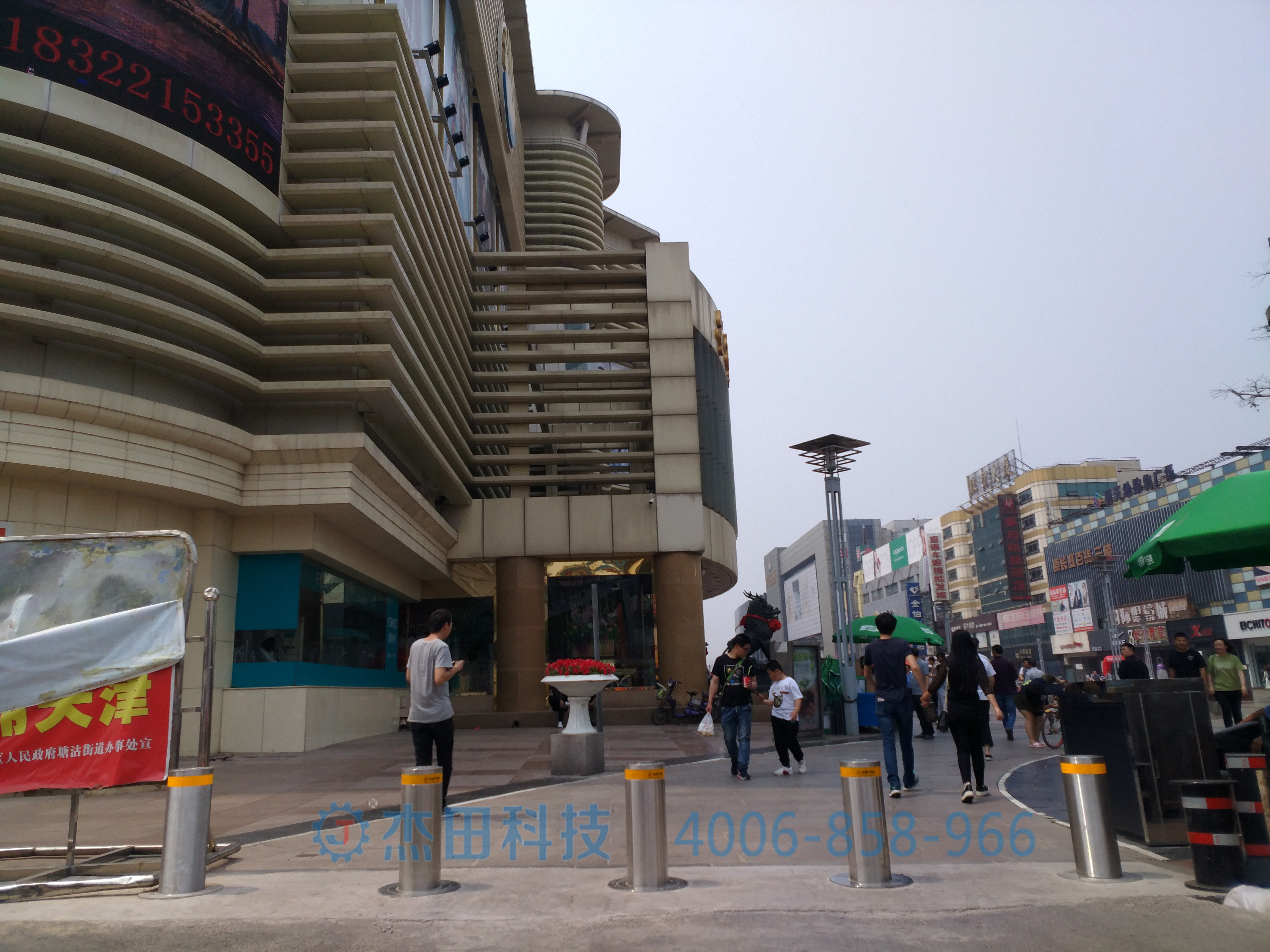 商業(yè)廣場升降柱