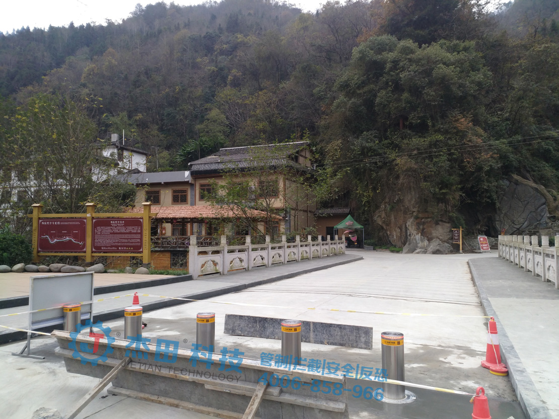 陜西楊家院子度假村橋頭升降柱